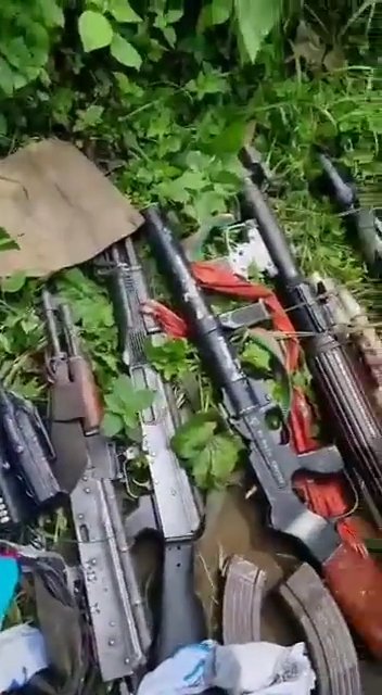 Congo (DRC): Alleged March 23 Movement (M23) members were detained on the road between Rutshuru/Masisi, North Kivu.  Type 69 RPGs with  projectiles (Type 69-1s, PG-7VM, DZGI-40 Bounding, OG-7Vs), AKM rifles, Bulgarian Arsenal AR and a Webley-Schermuly Riot Gun were recovered