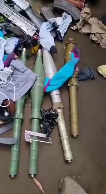 Congo (DRC): Alleged March 23 Movement (M23) members were detained on the road between Rutshuru/Masisi, North Kivu.  Type 69 RPGs with  projectiles (Type 69-1s, PG-7VM, DZGI-40 Bounding, OG-7Vs), AKM rifles, Bulgarian Arsenal AR and a Webley-Schermuly Riot Gun were recovered