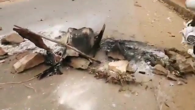 RD Congo: En Boma (provincia del Congo Central), se levantaron barricadas y algunas unidades policiales fueron incendiadas durante las protestas por la persistente inseguridad.